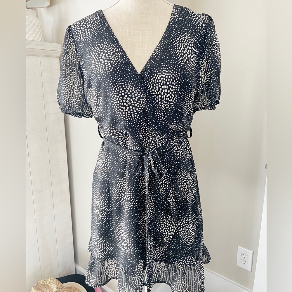 Very J Short sleeve, black and white dotted dress size M